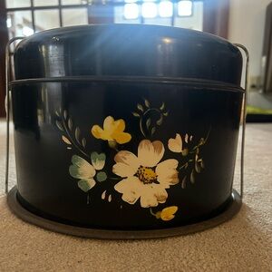 Vintage cake/pie Carrier